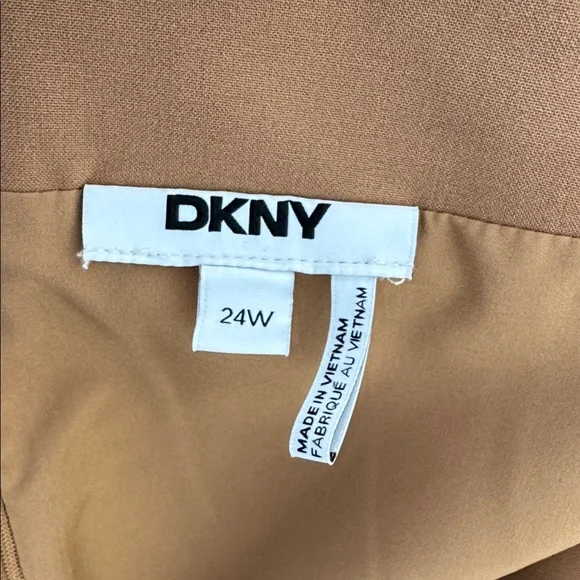 DKNY NWT Faux Wrap Mini Tan Skirt - Size 24W - Picture 4 of 5